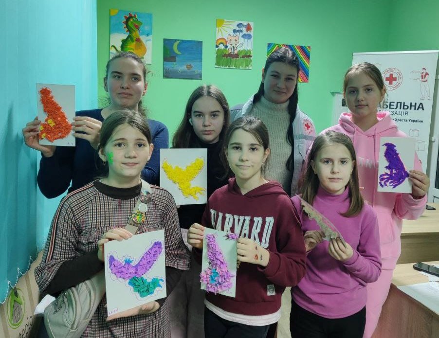 Учасники зустрічі до Всесвітнього дня дитини