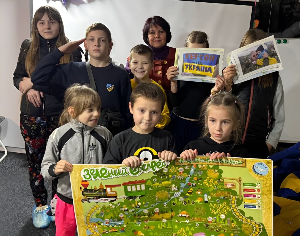 Учасники гри-мандрівки, проведеної в одному з укриттів Херсона