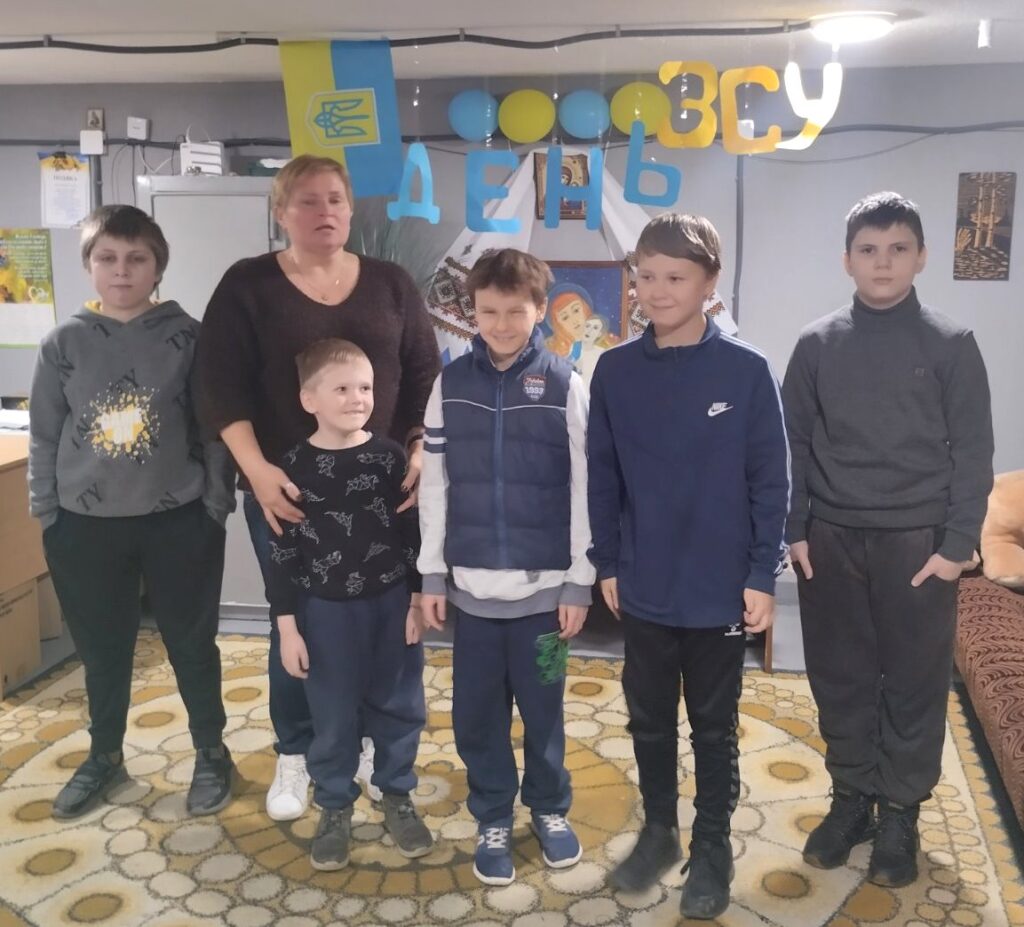 Учасники програми до Дня Збройних сил України