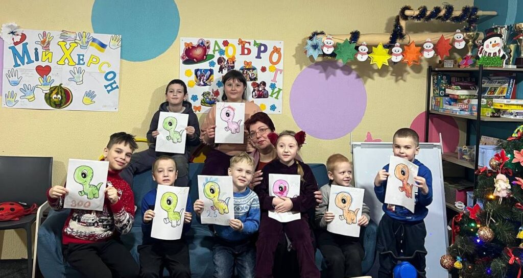 "Чита-компанія" з малюнками динозавриків