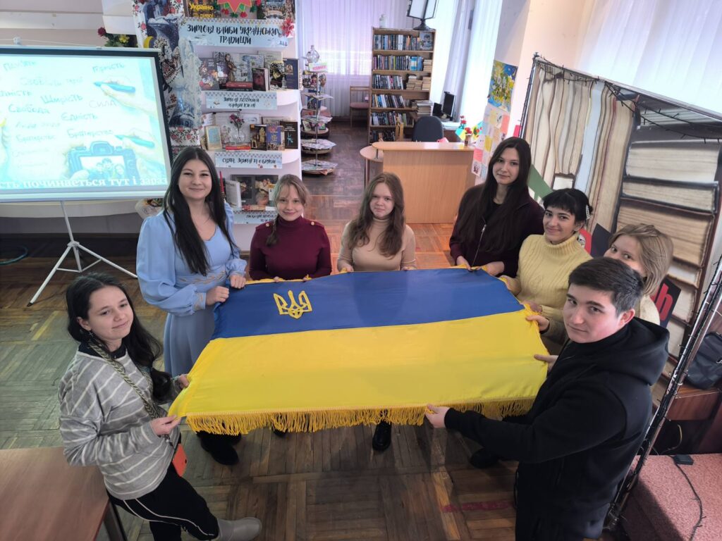 Учасники зустрічі клубу «MoNoLit»