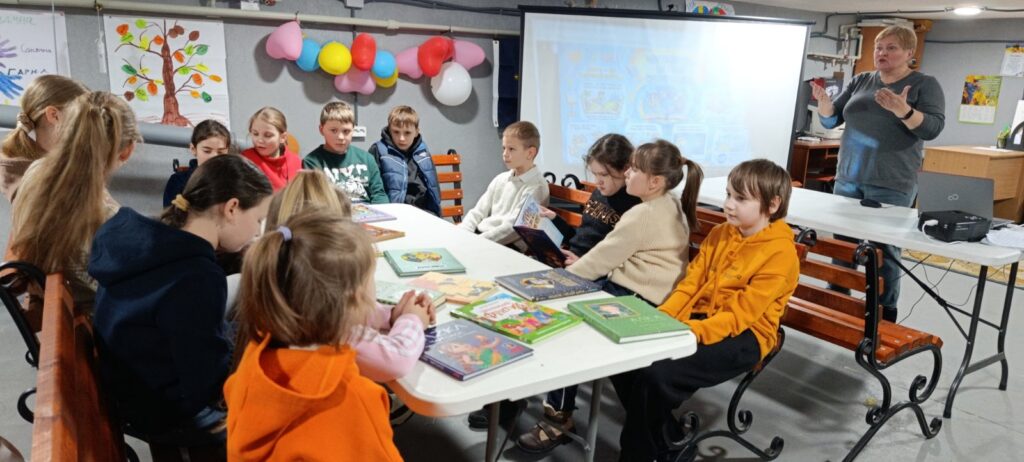 Підлітки - учасники програми театралізованого читання вголос