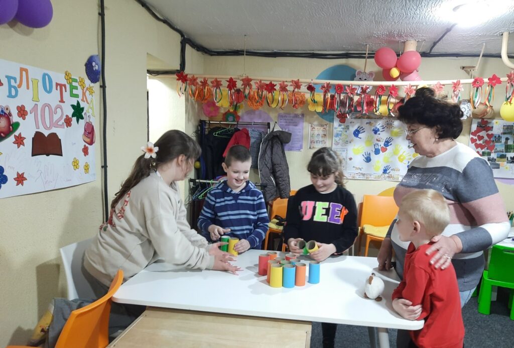 Учасники майстерки за роботою