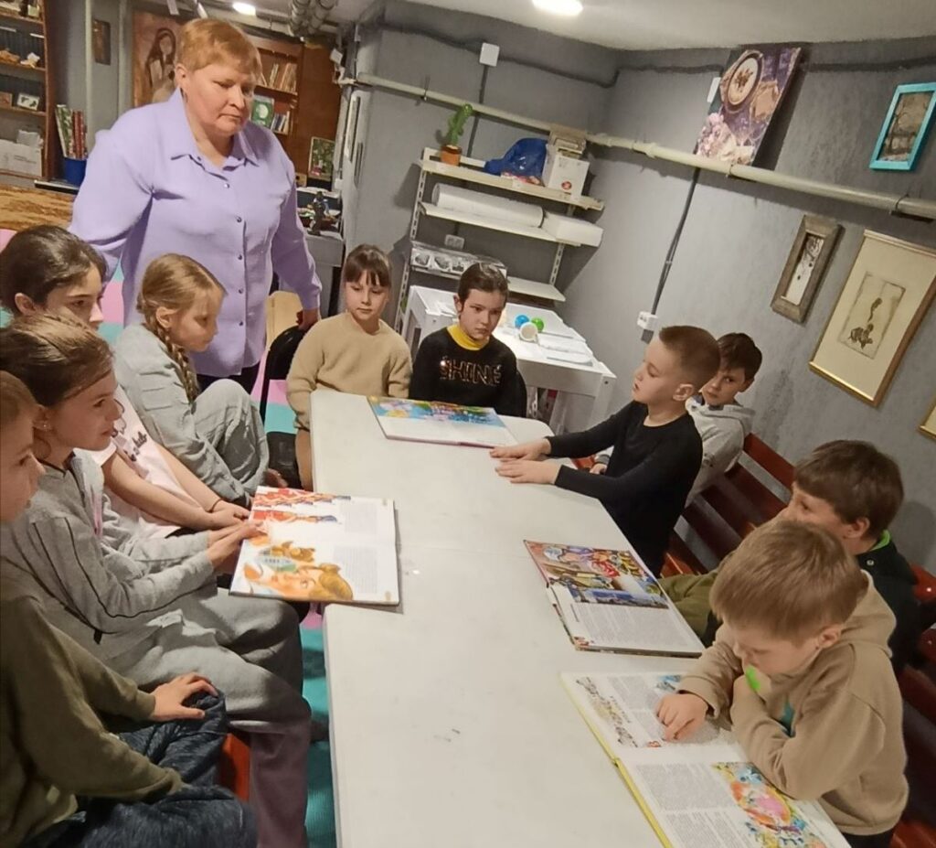 Учасники казкового марафону за читанням