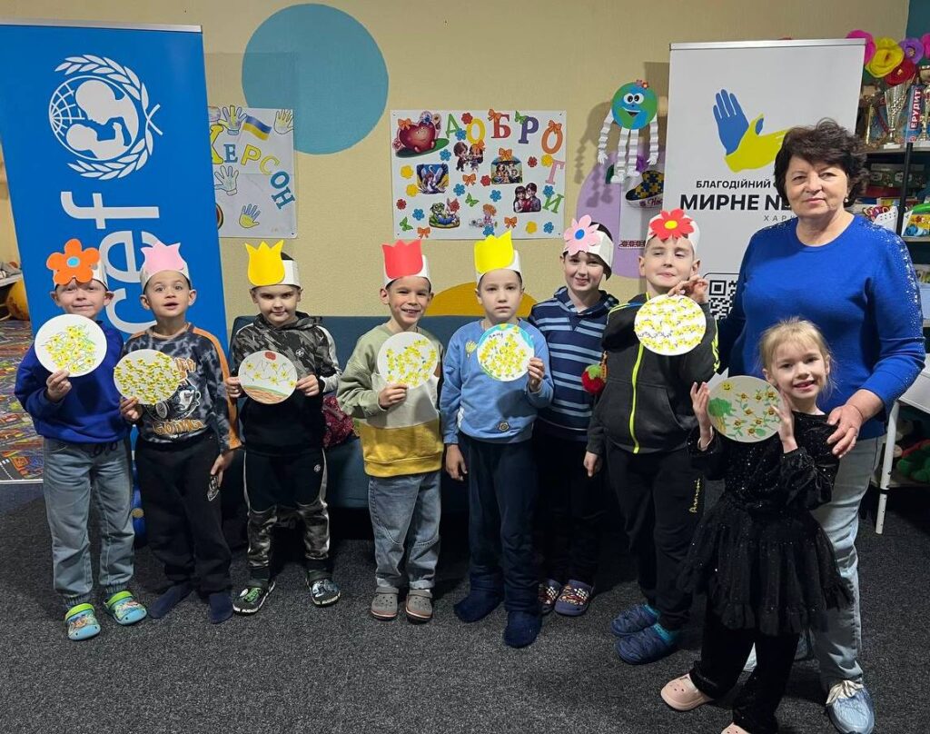 Учасники майстерки зі своїми поробками