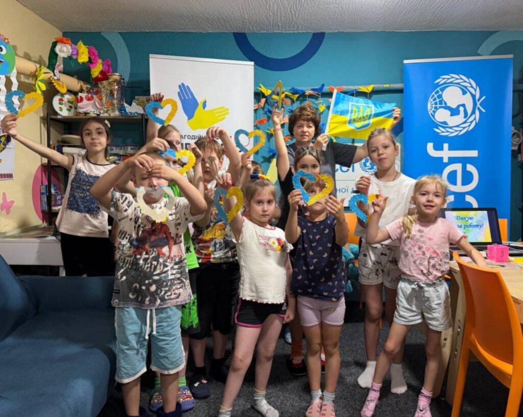 Учасники патріотичної майстерки, проведеної за Програмою літніх читань