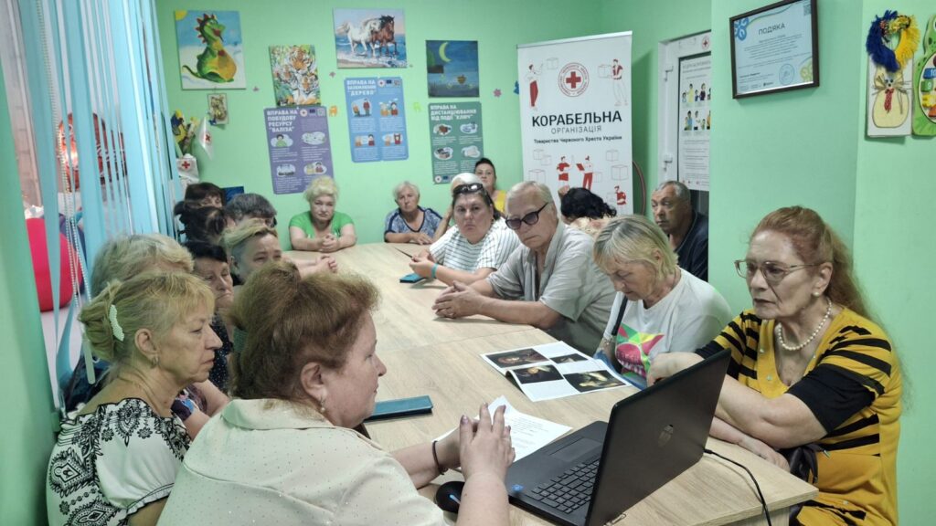 Учасники мистецької зустрічі для дорослих